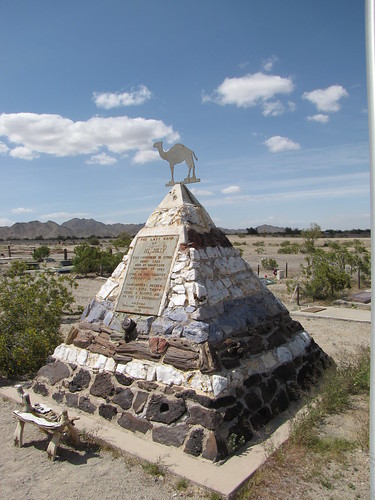 cemetery pyramid camel hajiali quartzsite cameldriver hijolly hawmps