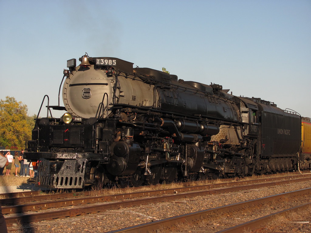 union-pacific-3985-challenger-steam-locomotive-missouri-river-eagle