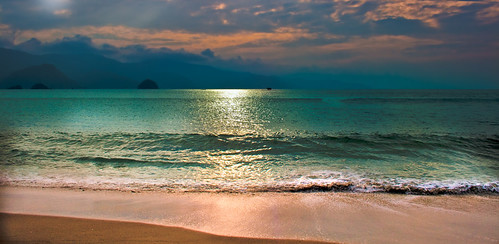 sunset indonesia sand bluewater fade papua lightroom sentani jayapura depapre amaibeach pantaiamai lightonthebeach