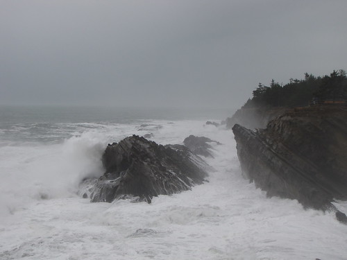 ocean statepark beach oregon wow coast rocks waves stormy cliffs oregoncoast powerful crashing turmoil crashingwaves forceofnature oceanspray shoreacres hugewaves