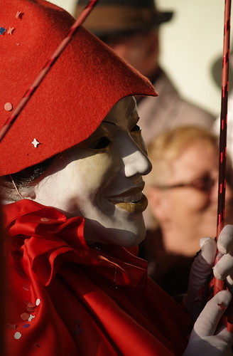 rouge banda costume confetti carnaval aude masque 2010 prune limoux aragou laragou2010