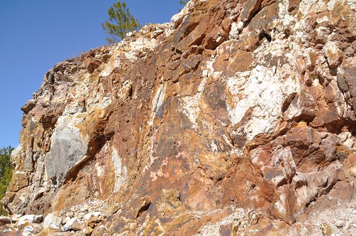 geotagged hematite quartz quartzite kyanite limonite rutile ilmenite goethite lazulite pyrophyllite jmichaelraby