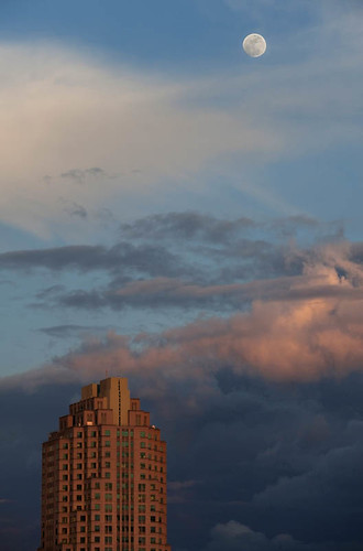 sunset usa moon clouds skyscraper tramonto nuvole northcarolina raleigh luna grattacielo photographia massimostrazzeri ziomamo gettyjunpriv
