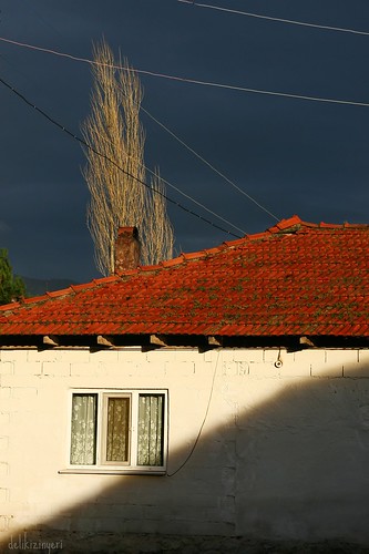 shadow house storm tree window canon turkey türkiye türkei turchia iznik nicea 400d