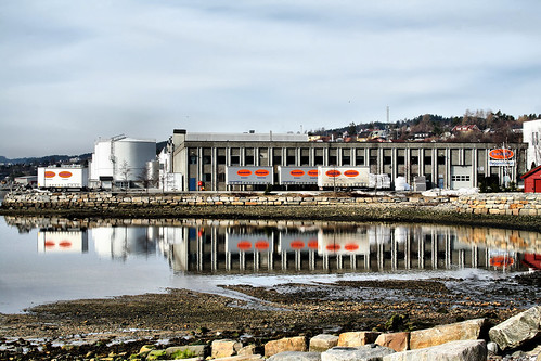 reflections factory insulation estuary fjord omot spjelkavik larigan phamilton sundolitt