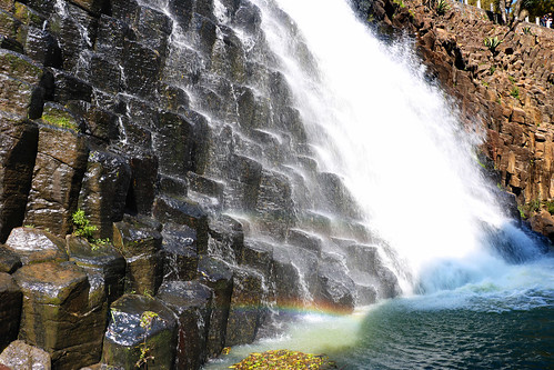 basaltic prims volcanic hexagonal stones rainbow waterfall nature santa maria regla huasca de ocampo hidalgo méxico