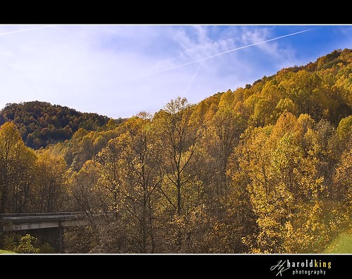 mountain mountains color fall leaves photoshop canon virginia va parkway blueridgeparkway topaz 40d haroldkingphotography