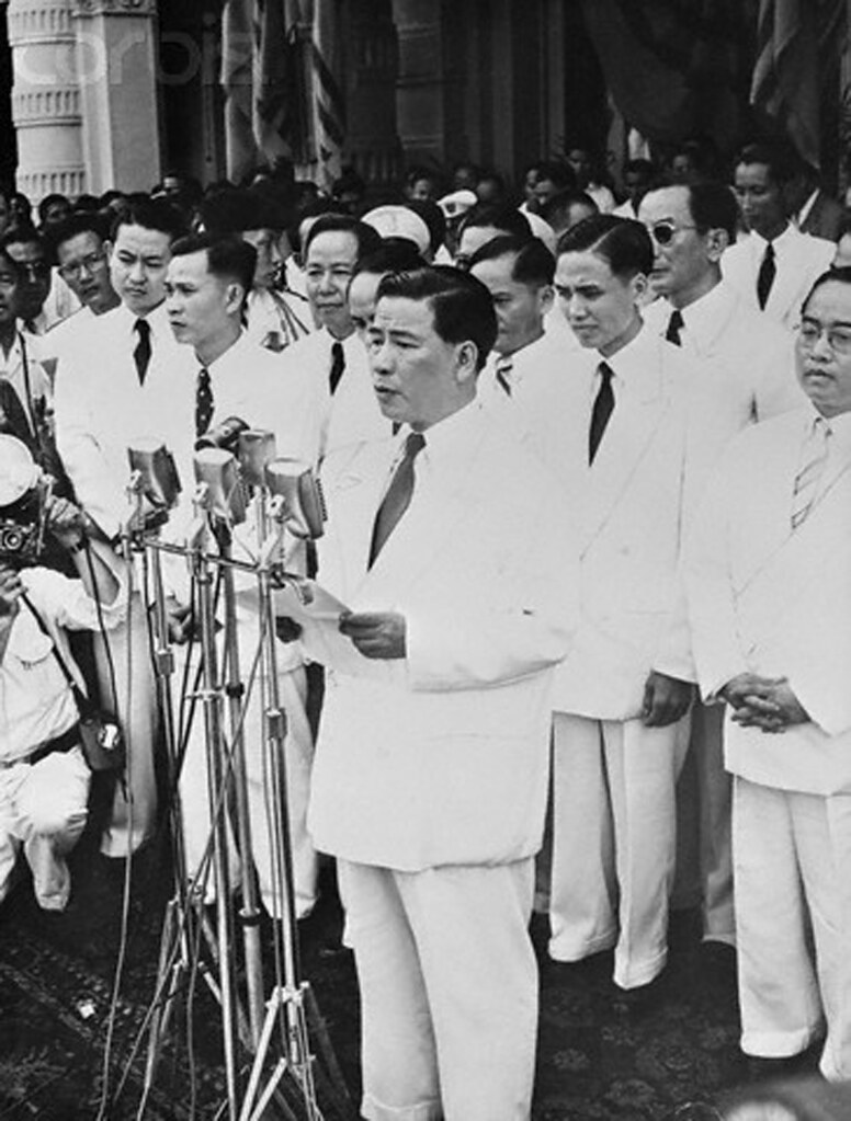 Photo: 08 Nov 1955, Saigon, South Vietnam --- Inauguration of First President of Vietnam Republic.