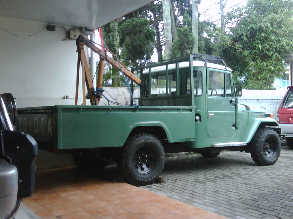 Dijual 75jt Toyota Land  Cruiser  Pick Up Long Chassis 