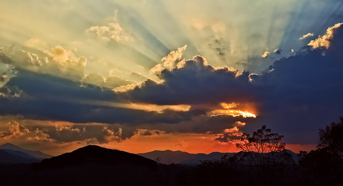 sunset clouds asheville northcarolina biltmore smokymountains sunbeams