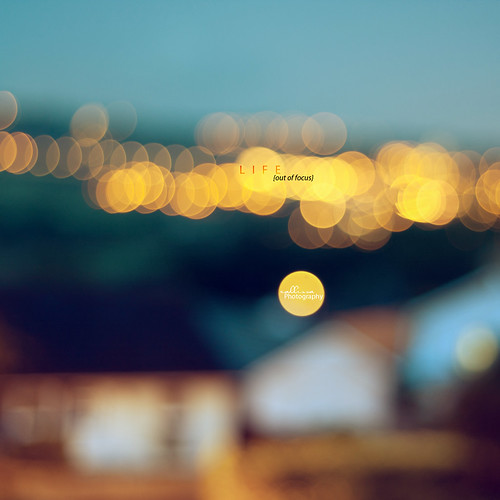 street houses yellow lights view bokeh outoffocus friday 365project callissacaffull