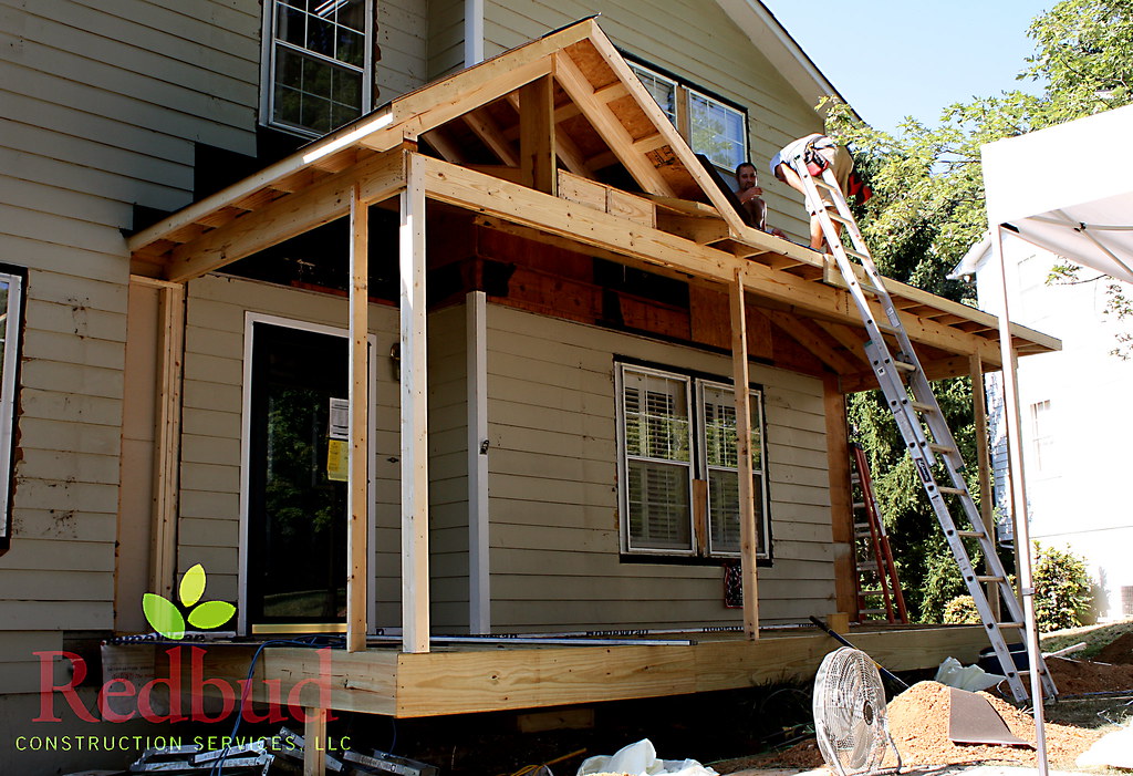 Roof Line at Front Porch | This little front porch roof ...