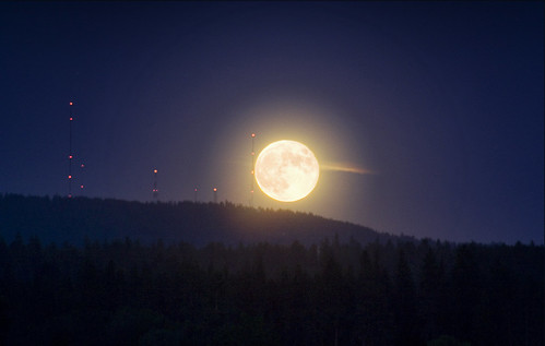 skyline fullmoon moonlight treeline canoneos300d spokanewa radiotowers