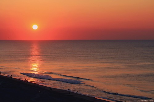 vacation sun beach sunrise sand surf waves southcarolina myrtle atlanticocean picnik sharksteeth flickryes myrtlebeach2010 mbgood imissitandiwanttogobacknow