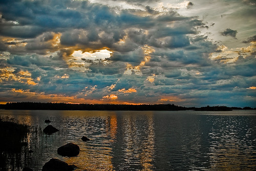 sunset sea water clouds reflections cloudysky pohjanmaa sigma30mmf14exdchsm österbotten ostrobothnia oravainen oravais kvarken merenkurkku nikond40 karvat