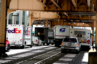 Chicago (ILL), Downtown, S Wells St. " under the Loop, FEDEX, UPS, USPS, CTA "