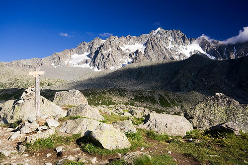 morning summer mountain alps nature rock rural sunrise season landscape outside countryside high scenery outdoor hiking horizon country seasonal rocky sunny hike national land ecrins ecrinnationalpark montagnedesagneux