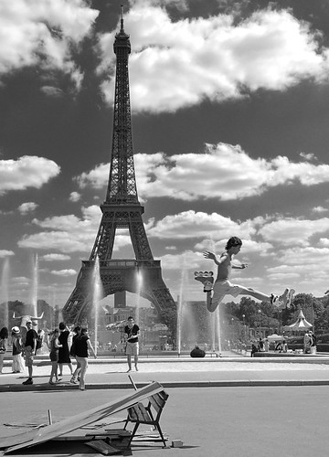 Salto dalla Tour Eiffel * Jumping from the Eiffel Tower