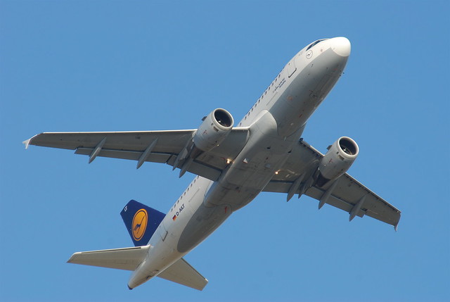 Lufthansa Airbus A319-114; D-AILT@FRA;09.07.2010/581ay