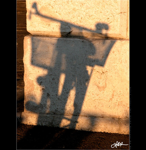 shadow bike nikon ombra indianajones treviso bicicletta nonsonoglianniamoresonoichilometri guidoranieridare