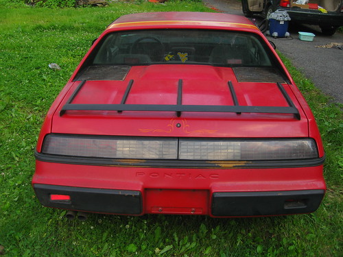 red sports car sport paint pennsylvania neglected fiero pontiac custom job 1985 coupe notchback 2m4