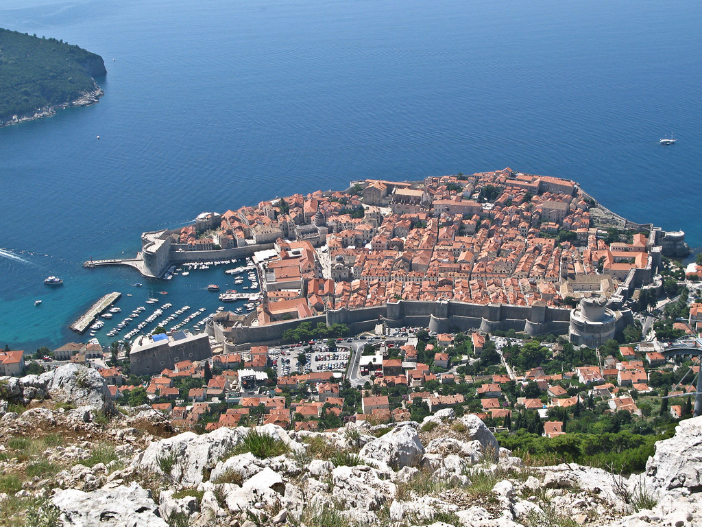 Dubrovnik, óváros látképe a Srđ Dombról