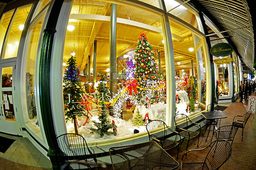 christmas window texas christmastree sidewalk storefront marshalltx d7000