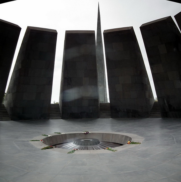 Yerevan Tsitsernakaberd o Tzitzernakaberd Monumento al genocidio armenio Armenia 03