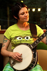 oscar the grouch on banjo 