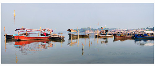 morning fab panorama india reflection water river boats nikon flag religion holy hinduism saraswati confluence ganga sangam allahabad prayag uttarpradesh d90 yamuna prayagraj theindiatree unseenindia