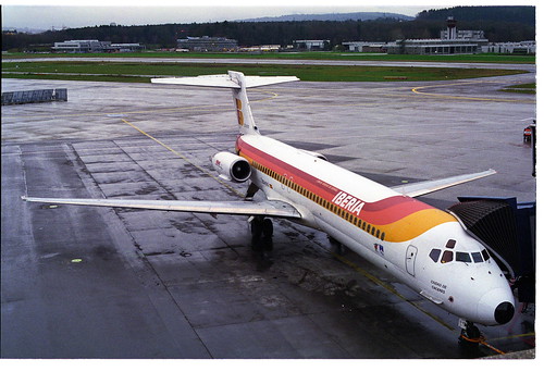 IBERIA MD-87; EC-EYX@ZRH;10.12.1994
