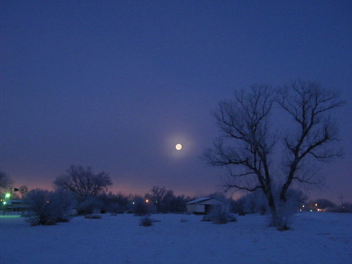 morning blue moon snow cold horizontal landscape pretty finepix kansas fujifilm rual greatbend bartoncounty centralkansas s2000hd fujifilmfinepixs2000hd unclemuley