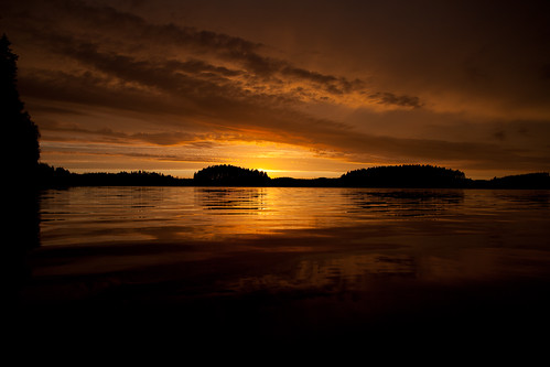 sunset lake finland moody manualfocus summercottage ibeauty 5dmarkii cv20 ylakintaus voigtlandercolorskopar20mmf35slii