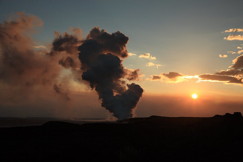 sunset beach island kalapana blacksand volcano hawaii lava big kilauea vog