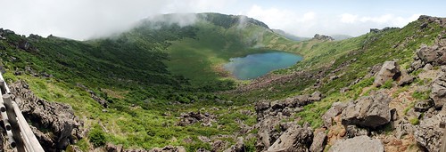 panorama cloud mountain lake island asia backpacking crater summit geology southkorea jeju volcanic hallasan dsc7653mrg
