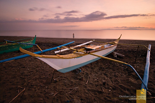 wood beach sunrise boat wooden asia philippines southeast mindoro dinghy luzon amazona outrigger occidentalmindoro nikond80 abradeilog tokina1116mmf28 mimaropa audioscience sangoyo christianlucassangoyo