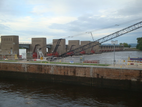 river mississippi crane lock7 taintergates minnesotariverboatdamsunsetsummer rollergates 9ftnavigation