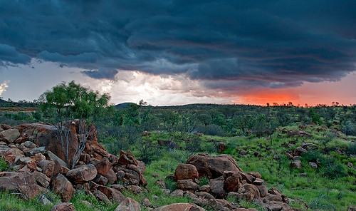 sunset cloud storm weather canon rocks nt australia thecentre northernterritory alicesprings centralaustralia eos30d therebeastormabrewin australiathunderstorms