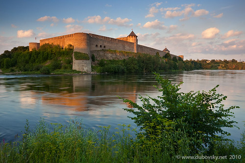 light sunset castle river estonia russia border ivangorod narva