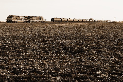 rural train illinois farm norfolksouthern d90 35mmf18
