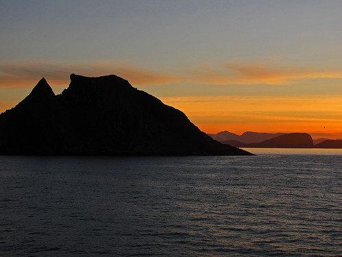 sunset norway geotagged sundown fjord hurtigruten fadingdaylight loppa skerry lopphavet skerrycoast geo:lat=7040033263 geo:lon=2173261223 leisundet