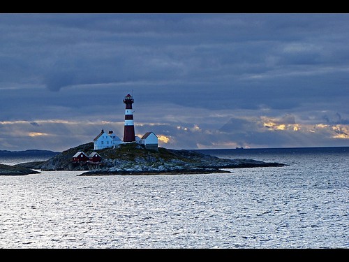 lighthouse norway geotagged fjord hurtigruten nordland landegode skerry nordlandfylke skerrycoast norskehavel geo:lat=6745413378 geo:lon=1440816010 sörfolde landegolighthouse