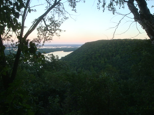 sunset summer minnesota wisconsin hiking trail mississippiriver greatriverbluffspark