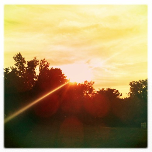 cameraphone sunset yellow clouds raysofsun iphone iphone4 iphoneography hipstamatic jimmylens redeyegelflash inas1935film