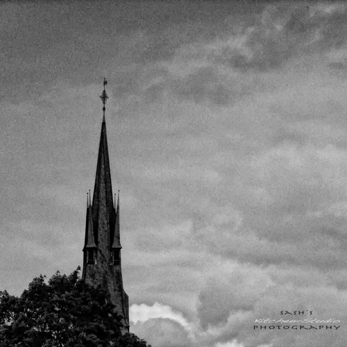 sky white black church clouds germany grain protestant hanau allrightsreserved©sascharueb sash´skitchenstudiophotography