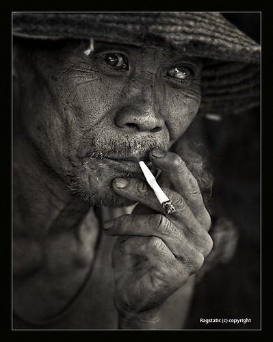 world life china travel light people detail heritage texture nature countryside nikon exposure view skin earth guilin rags cigarette quality smoke culture scene farmer ng ontheroad publication peasant nationalgeographic subtle guangxi oneeyed xingping cottoneyed d700