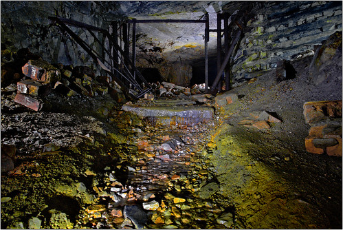 cold wet water southwales wales underground mine wideangle august dirty torch canon5d muddy gitzo damp 2010 pontneddfechan striplight 1740mml neathvalley dinassilicamine opobs michaeljstokesawpf ledlanterns