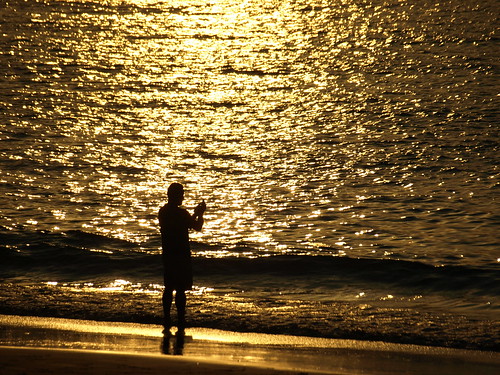 sunset sea orange france reflection beach silhouette golden dusk olympus silhoette euskalherria euskadi paisvasco baskenland paysbasque saintjeandeluz stjeandeluz e510 dold