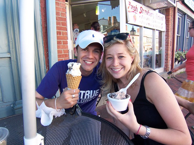 fox and sarah enjoy gram's ice cream