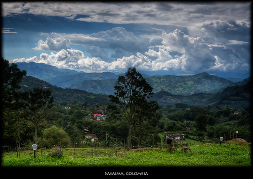 mountain tree clouds landscape colombia processing hdr 2010 cundinamarca photomatix nikcolorefex sasaima